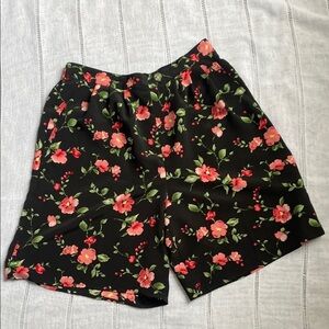 Jaclyn Smith Vintage Floral Print Black Shorts.